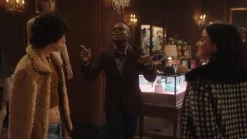 Camel Ted­dy Jack­et worn by Ginger Lopez (Jonny Beauchamp) in Katy Keene Season 1 Episode 7