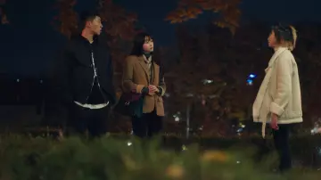 Tab­by Top Han­dle Bag In Vin­tage Mauve Leather worn by Jo Yi Seo (Kim Da-mi) in Itaewon Class Episode 4