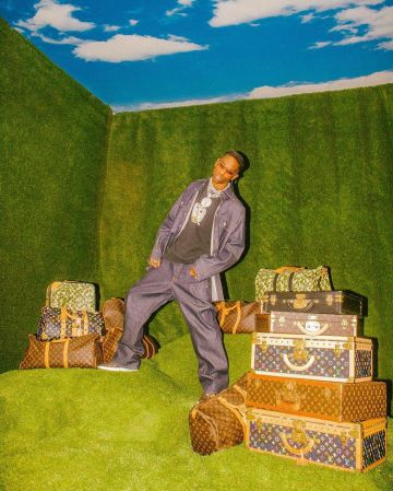Bolso Louis Vuitton monogram marrón 24h de Travis Scott en la cuenta de Instagram de @travisscott