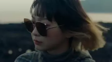 Square Sun­glass­es worn by Jo Yi Seo (Kim Da-mi) in Itaewon Class Season 1 Episode 12