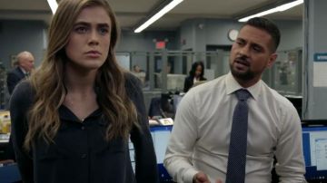 Grey Button Down Shirt worn by Michaela Stone (Melissa Roxburgh) in Manifest Season 2 Episode 11