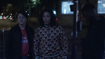 The tracksuit jacket printed Gucci worn by Apash (Hatik) in the series Endorsed (S01E02)
