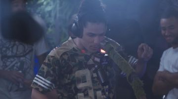 The t-shirt Bape x Adidas camouflage '93' carried by Apash (HATIK) in the series Endorsed (S01E07)