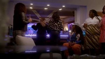 Pantalones Feather Trim usados por Porsha (Ta'Rhonda Jones) en Empire Temporada 6 Episodio 14