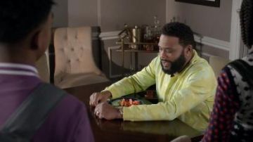 Vert Camo Sweat-shirt porté par Andre "Dre' Johnson (Anthony Anderson), en black-ish Saison 6 Épisode 19