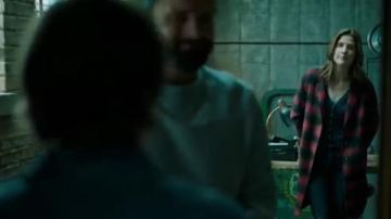 Checked Coat worn by Dex Parios (Cobie Smulders) in Stumptown Season 1 Episode 18