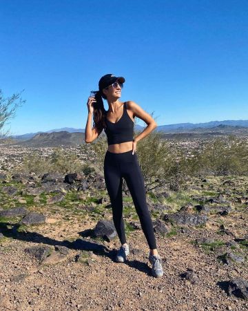 Gafas de sol de Jaclyn Ram en la cuenta de Instagram @myviewinheels