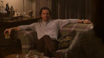 Lacoste Chandail à Manches Longues en Gris porté par Mickey Pearson (Matthew McConaughey) chez Les Messieurs