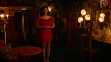 Pink Ruf­fled Dress worn by Katy Keene (Lucy Hale) in Katy Keene Season 1 Episode 8