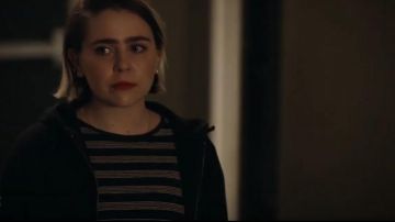 Camiseta de rayas usada por Annie Marks (Mae Whitman) en Good Girls Temporada 3 Episodio 6