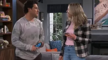 Plaid Blaz­er worn by Rebecca (Abby Elliott) in Indebted Season 1 Episode 8