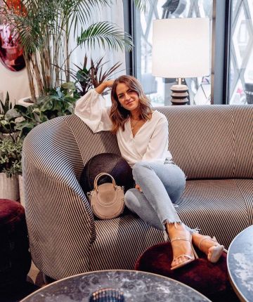 Steve Madden Sandalia Slide de Lauren Roscopf en la cuenta de Instagram @aloprofile