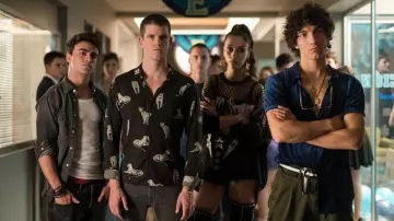 Black Leopard Printed Button Shirt worn by Guzmán Miguel Bernardeau in Elite 