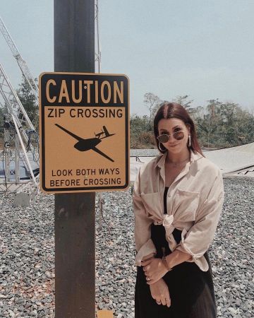 La paire de lunettes de soleil portée par EnjoyPhoenix sur son compte Instagram @enjoyphoenix