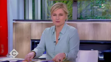 The shirt classic collar silk Aqua of Anne-Elisabeth Lemoine in C you 30.03.2020