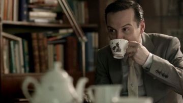 Renard argenté Bâton de la Broche portée par Jim Moriarty (Andrew Scott) dans Sherlock Saison 2 Episode 03