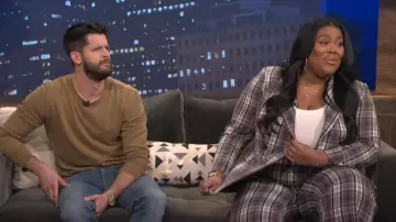 Apt. 9 Cara San­tana Menswear Plaid Blaz­er worn by Nina Parker on E! News March 27, 2020