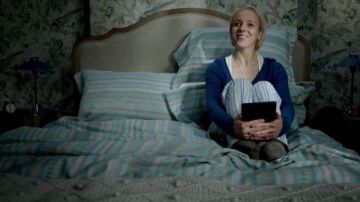 Navy Long Sleeve Top worn by Mary Watson (Amanda Abbington) in Sherlock Season 3 Episode 1