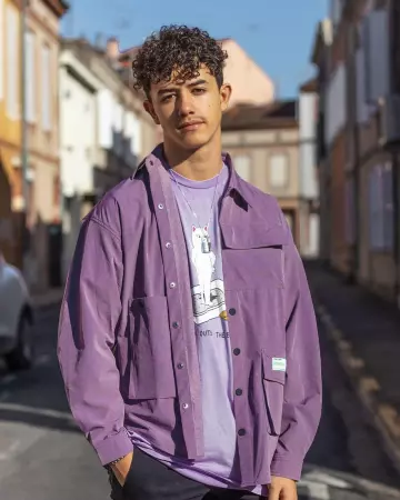La veste en velours violette portée par Antoine sur son compte Instagram @antoine_delp