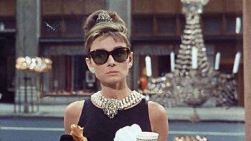 Handbag worn by Holly Golightly (Audrey Hepburn) in Diamonds on the sofa