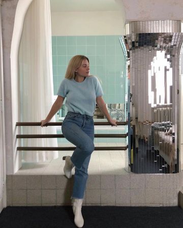 The boots worn by Parysatis on her account Instagram @parysatis