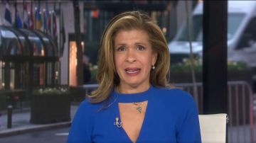 Adrianna Papell Fan­cy Crepe Ruf­fle Dress worn by Hoda Kotb on Today March 27, 2020