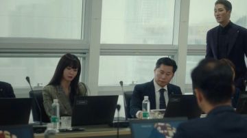 Belt­ed Jack­et worn by Oh Soo Ah (Kwon Nara) in Itaewon Class Season 1 Episode 3