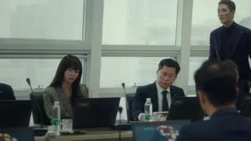 Belt­ed Jack­et worn by Oh Soo Ah (Kwon Nara) in Itaewon Class Season 1 Episode 3