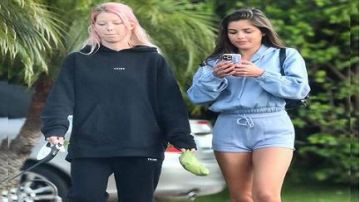 Bleu Hoodie, portés par Hannah Ann Sluss dans Le Bachelor Saison de 24