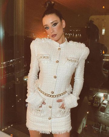 The white dress in tweed-Balmain de María Pedraza on his account Instagram @mariapedraza_