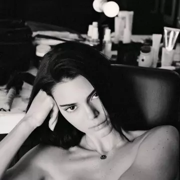Le collier de Kendall Jenner sur son compte Instagram @kendalljenner