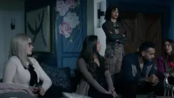 Beige Sweater worn by Alice Quinn (Olivia Dudley) in The Magicians Season 5 Episode 13