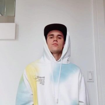 Le sweatshirt The Webster x Off-White pastel à capuche porté par Justin Bieber sur son compte Instagram @justinbieber