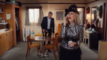 Cynthia Rowley Mi­ni Skirt Black worn by Moira Rose (Catherine O'Hara) in Schitt's Creek Season 6 Episode 13