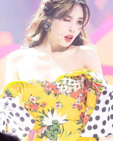 Off Shoulder Mini Dress of Hyuna on the Instagram account @hyunah_aa