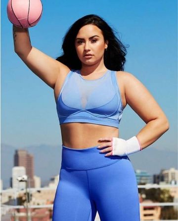 Fabletics Blare High Im­pact Sports Bra of Demi Lovato Fabletics