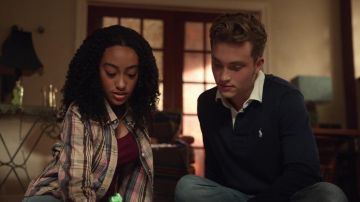 Polo Ralph Lauren The Iconic Rugby Polo Shirt in navy blue worn by Trip Richardson (Jordan Elsass) in Little Fires Everywhere (S01E04)