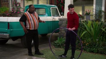 Nike black Cortez sneakers worn by Dave (Max Greenfield) as seen in The Neighborhood (S02E18)