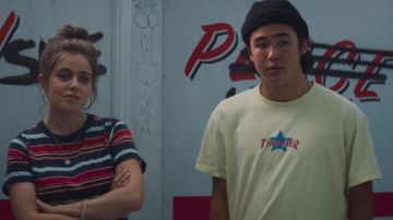 Camiseta Thrasher de Tanner (Nico Hiraga) en la película Booksmart