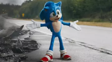 Sneakers red worn by Sonic (Ben Schwartz) in Sonic the movie