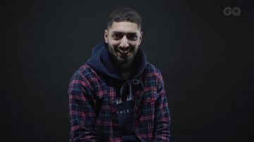 Shirt H&M Sneazzy in the video The Punchlines of Sneazzy (Michael Jackson, Alpha Wann, Master Gims,...) | GQ