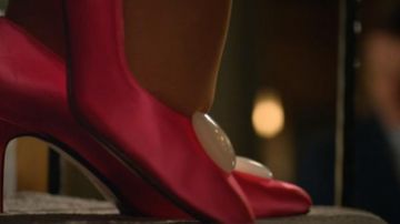 Rose talons hauts portés par Beth Ann Stanton (Ginnifer Goodwin) dans lesquelles les Femmes Tuent (S01E02)