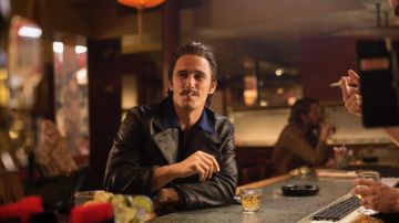 Veste en cuir noir porté par Vincent Martino (James Franco) comme on le voit dans Le Deuce (S01E08)