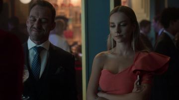 The Coral dress from Carla (Ester Expósito) in Elite (S03E03)