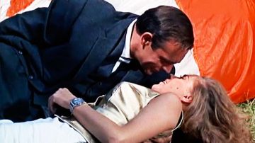 The Rolex watch Pussy Galore (Honor Blackman) in Goldfinger