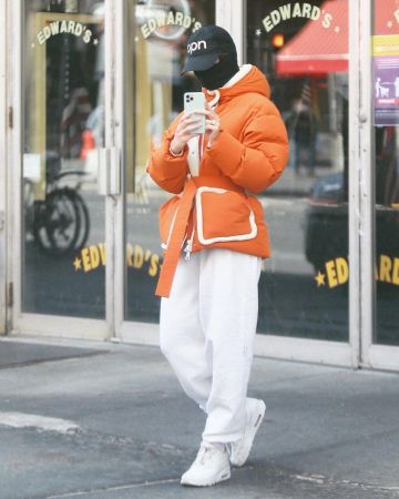 Apple Iphone 11 Pro Silicone Phone Case used by  Emily Ratajkowski New York City April 4, 2020