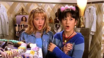 La veste en jean de Lizzie McGuire (Hilary Duff) dans Lizzie McGuire