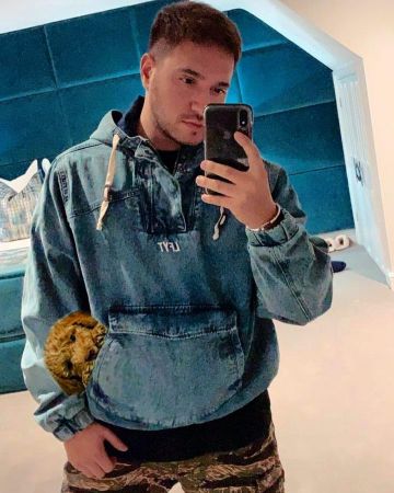 Lyft Denim Anorak Jacket usado por Jonas Blue en su cuenta de Instagram @jonasblue