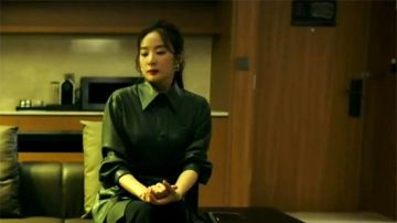 Ve­g­an Leather Belt­ed Shirt worn by Na Jeong Seon (Jang Na-ra) in VIP Episode 12