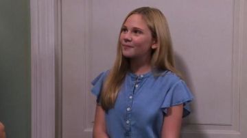 Flutter Sleeve Top usado por Mandy Wight (Lily Brooks O'Briant) en The Big Show Show Temporada 1 Episodio 1